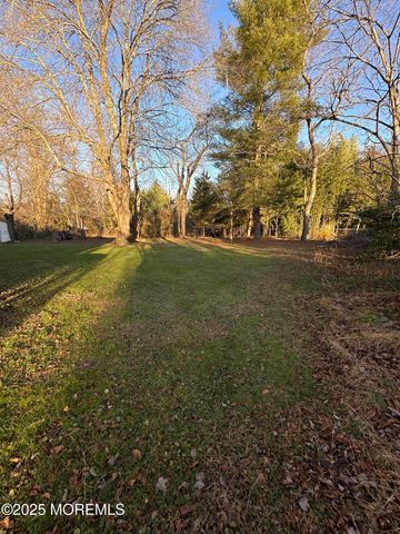 15 Georgia Tavern Road, Farmingdale, NJ 07727