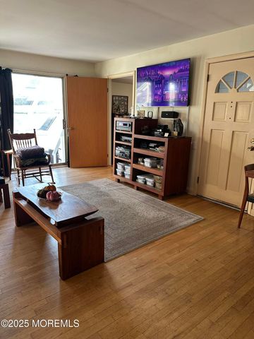 15 Georgia Tavern Road, Farmingdale, NJ 07727