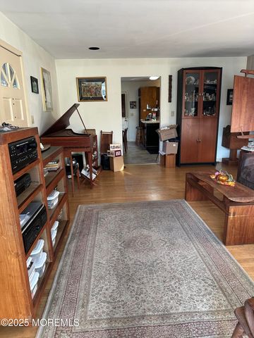 15 Georgia Tavern Road, Farmingdale, NJ 07727