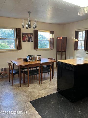 15 Georgia Tavern Road, Farmingdale, NJ 07727