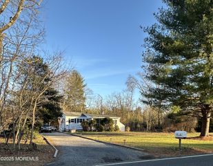 15 Georgia Tavern Road, Farmingdale, NJ 07727