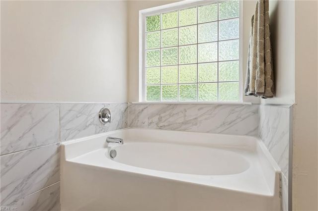219 Dogwood RD, Yorktown, VA 23690