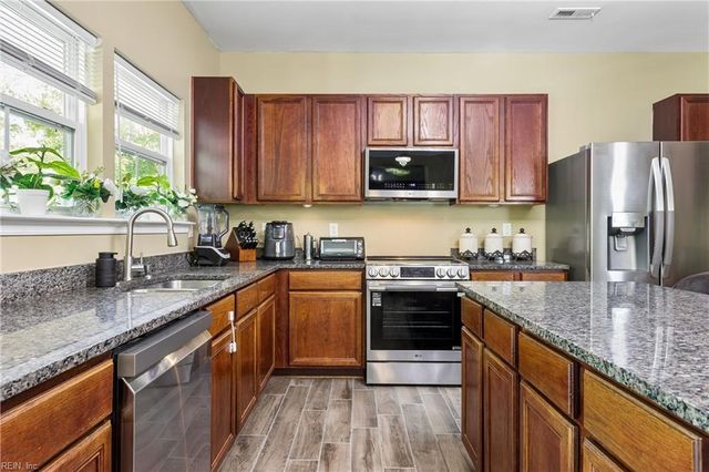 219 Dogwood RD, Yorktown, VA 23690