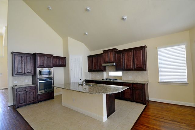 1031 River Rock Way, Carrollton, TX 75010