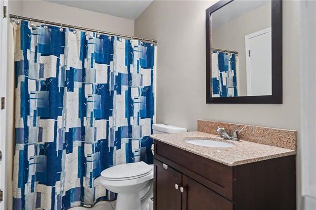 1011 Lakecrest Road, Lawrence, KS 66049