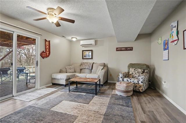 1011 Lakecrest Road, Lawrence, KS 66049