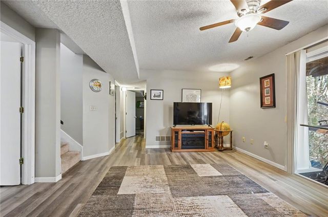 1011 Lakecrest Road, Lawrence, KS 66049