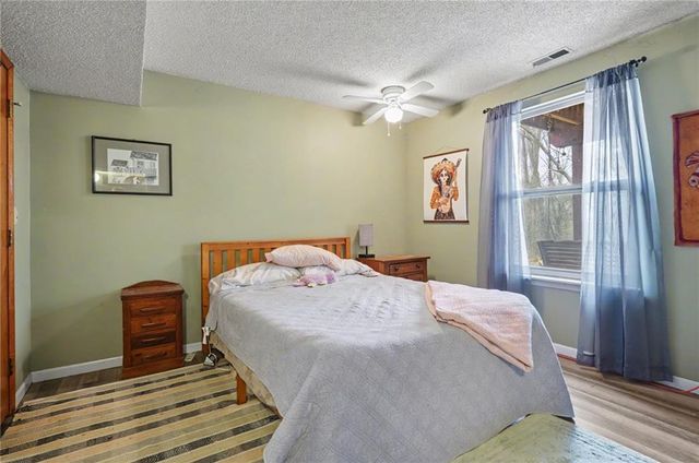 1011 Lakecrest Road, Lawrence, KS 66049