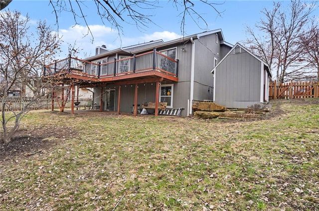 1011 Lakecrest Road, Lawrence, KS 66049