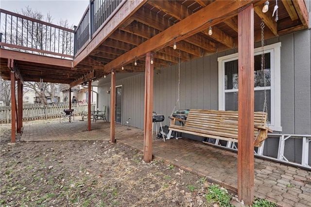 1011 Lakecrest Road, Lawrence, KS 66049