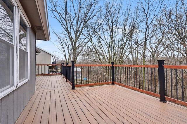 1011 Lakecrest Road, Lawrence, KS 66049