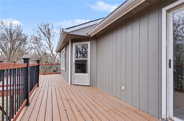 1011 Lakecrest Road, Lawrence, KS 66049