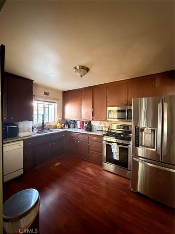 2403 W Almond, Orange, CA 92868