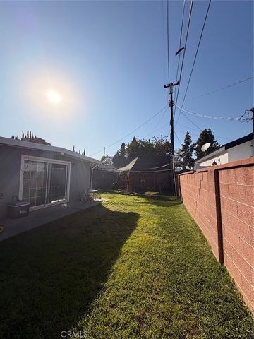 2403 W Almond, Orange, CA 92868