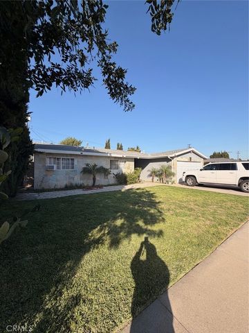 2403 W Almond, Orange, CA 92868
