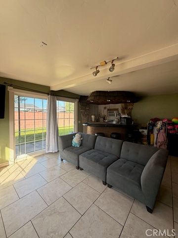 2403 W Almond, Orange, CA 92868