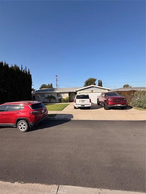 2403 W Almond, Orange, CA 92868