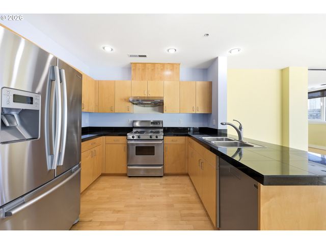 300 Nw 8TH Ave 903-5, Portland, OR 97209