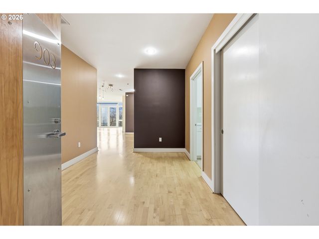 300 Nw 8TH Ave 903-5, Portland, OR 97209