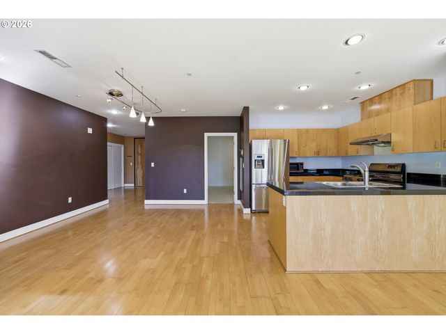 300 Nw 8TH Ave 903-5, Portland, OR 97209