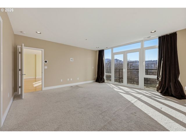 300 Nw 8TH Ave 903-5, Portland, OR 97209