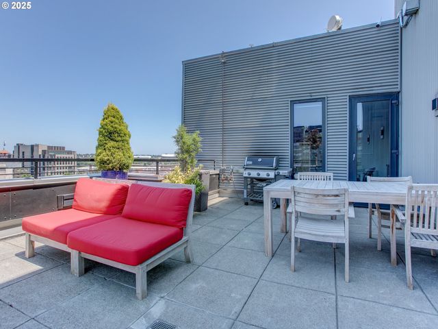 300 Nw 8TH Ave 903-5, Portland, OR 97209