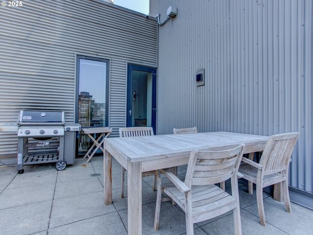 300 Nw 8TH Ave 903-5, Portland, OR 97209