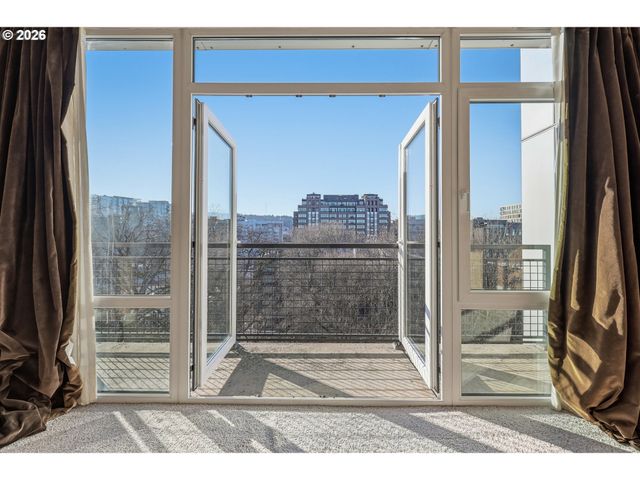 300 Nw 8TH Ave 903-5, Portland, OR 97209