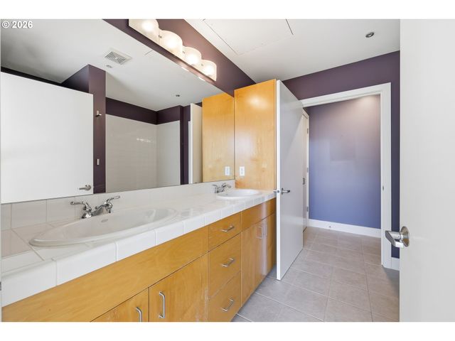 300 Nw 8TH Ave 903-5, Portland, OR 97209