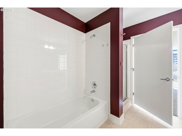 300 Nw 8TH Ave 903-5, Portland, OR 97209