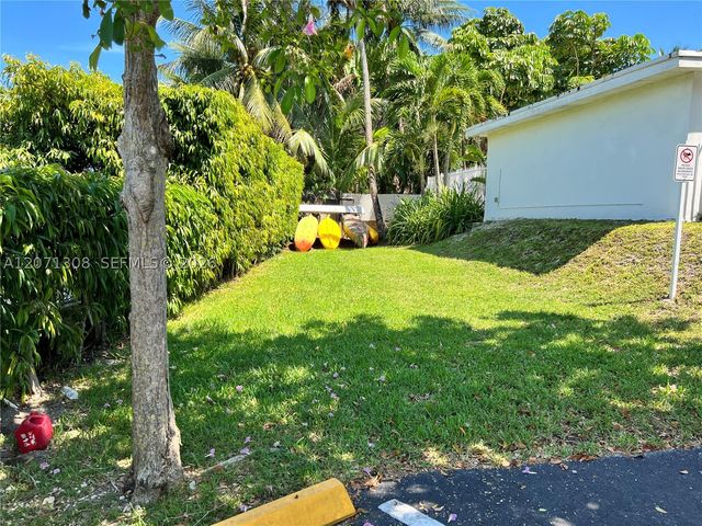7801 NE 4th Ct 315, Miami, FL 33138