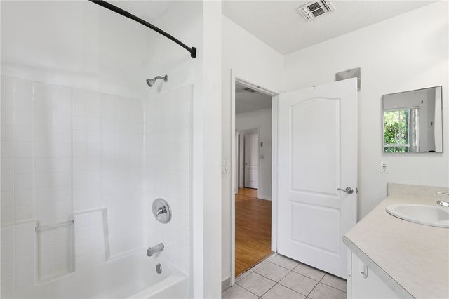 5045 Fairways Circle D105, Vero Beach, FL 32967