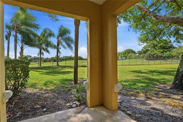 5045 Fairways Circle D105, Vero Beach, FL 32967