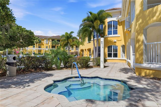 5045 Fairways Circle D105, Vero Beach, FL 32967