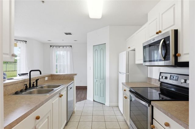 5045 Fairways Circle D105, Vero Beach, FL 32967