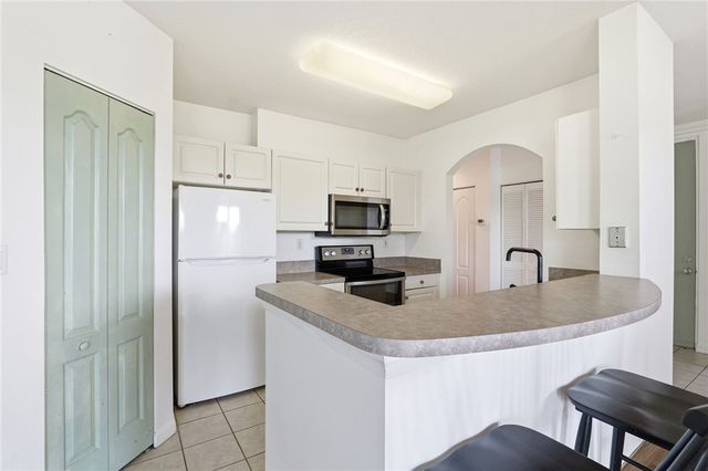 5045 Fairways Circle D105, Vero Beach, FL 32967