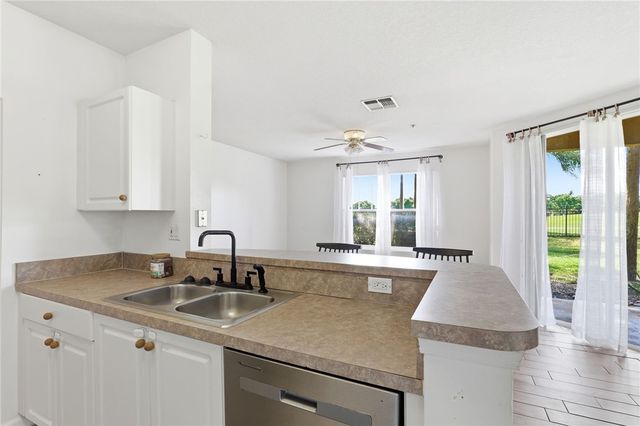 5045 Fairways Circle D105, Vero Beach, FL 32967