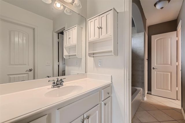 1124 Grant Avenue, Lantana, TX 76226