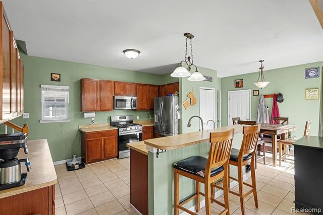 1827 Gilmore Street, Howell, MI 48855