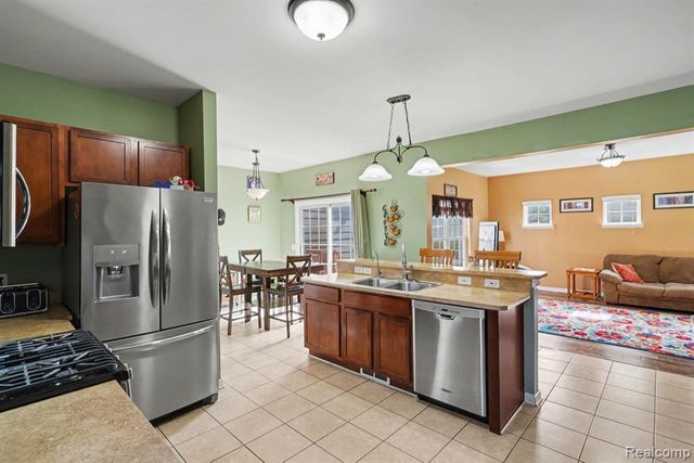 1827 Gilmore Street, Howell, MI 48855