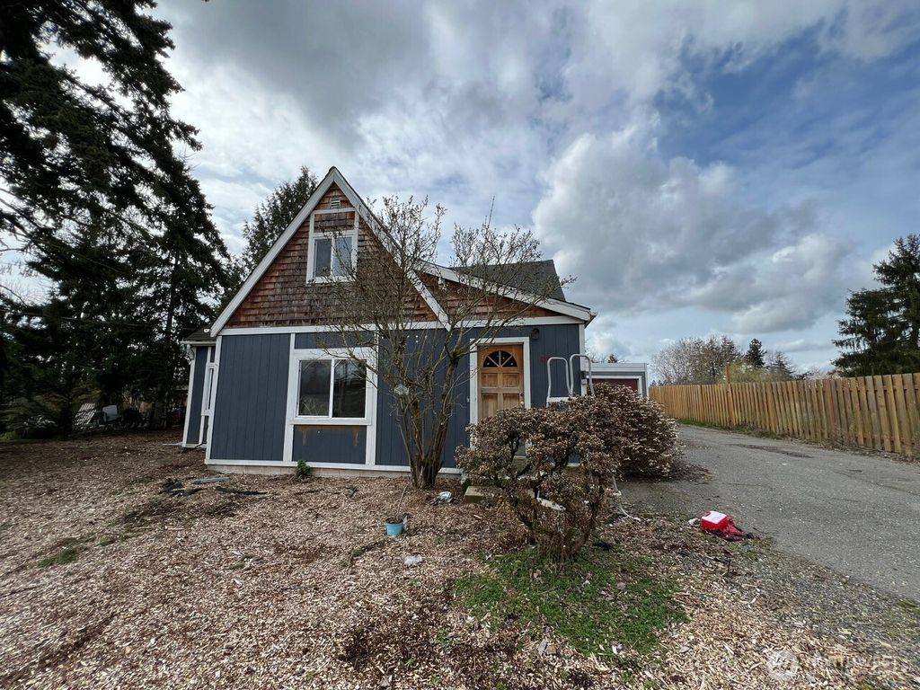 10522 22nd Avenue E, Tacoma, WA 98445