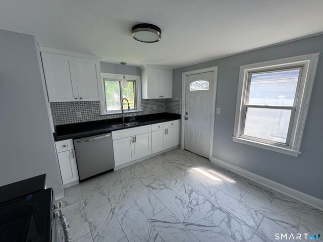 25 Montrose Street, Hartford, CT 06106