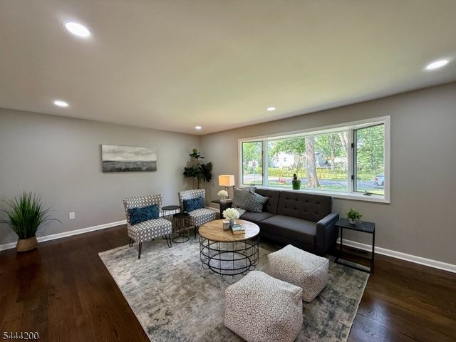 67 Tudor Ln, Berkeley Heights Twp., NJ 07922