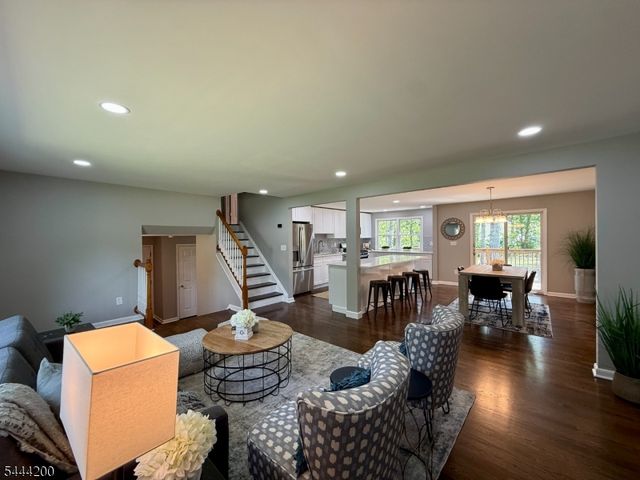 67 Tudor Ln, Berkeley Heights Twp., NJ 07922