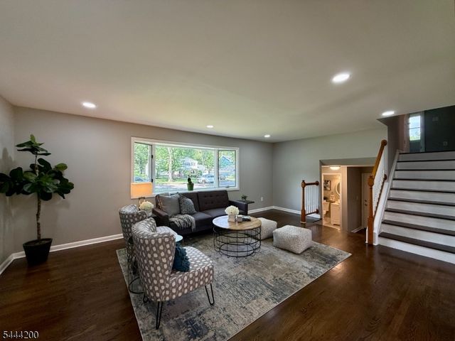 67 Tudor Ln, Berkeley Heights Twp., NJ 07922