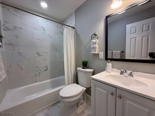 67 Tudor Ln, Berkeley Heights Twp., NJ 07922