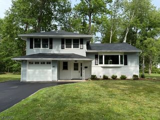 67 Tudor Ln, Berkeley Heights Twp., NJ 07922