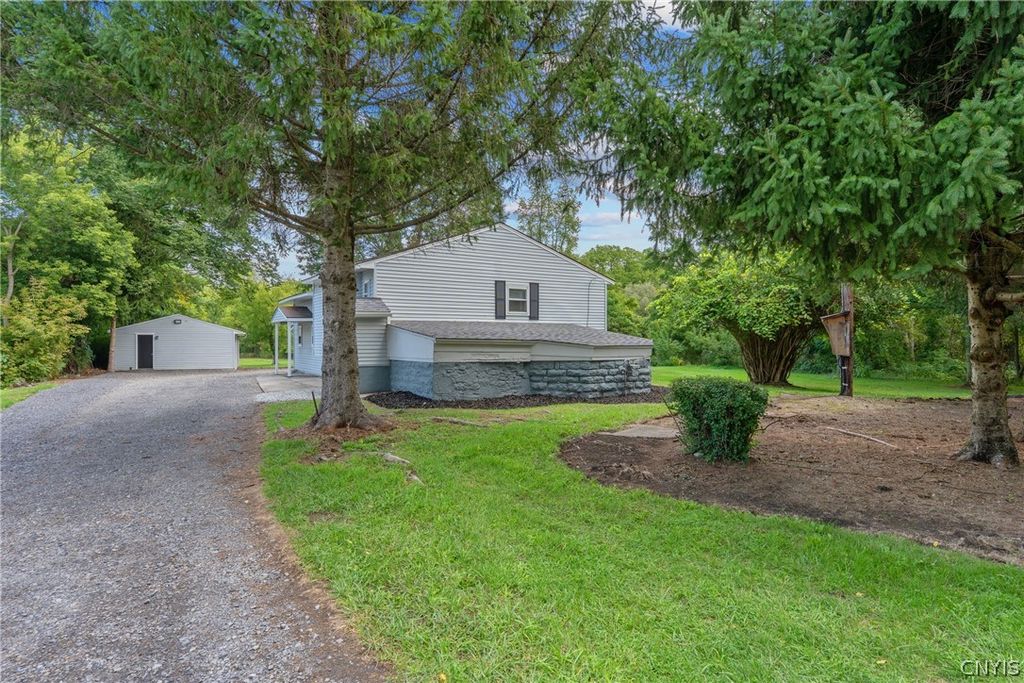 348 Gere Lock Road, Camillus, NY 13209