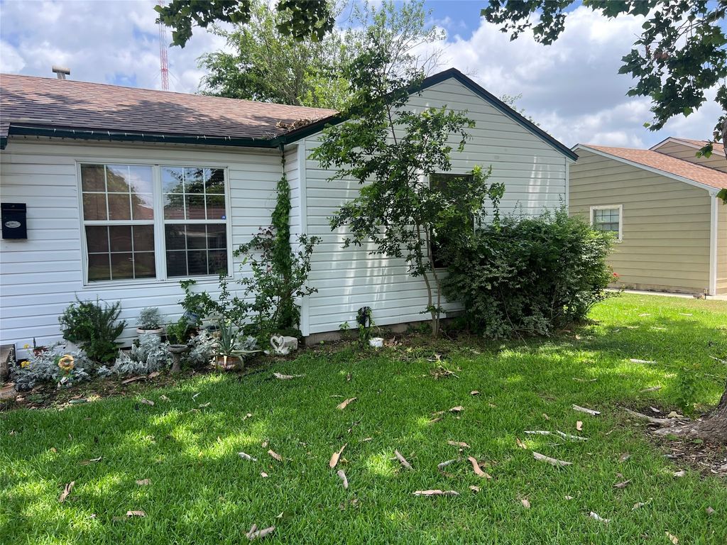 2124 Camden Drive, Garland, TX 75041
