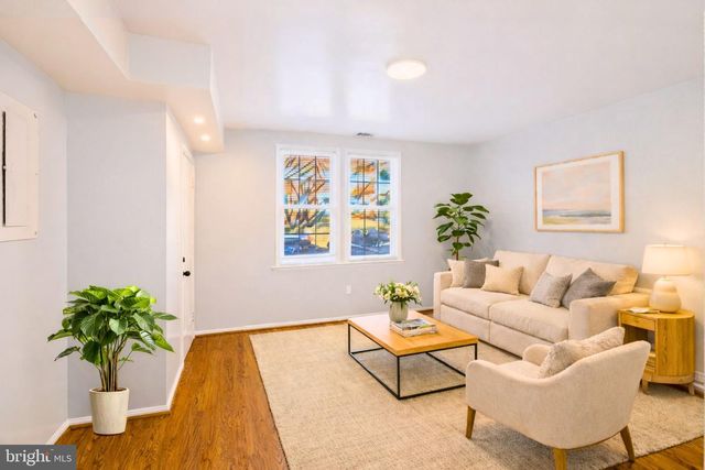 1305 ORREN ST NE, Washington, DC 20002